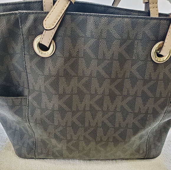 •Sold• MICHAEL KORS LOGO TOTE + reservable Belt - Picture 3 of 8